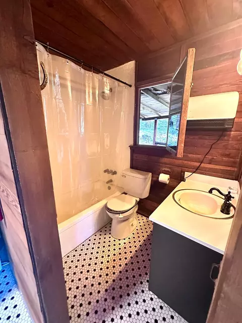 Bath - 17200 Hale Rd, Volcano, CA 95689 photo 1 of 1