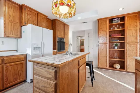 Kitchen - 2091 Riesling Way, Placerville, CA 95667 photo 7 of 8