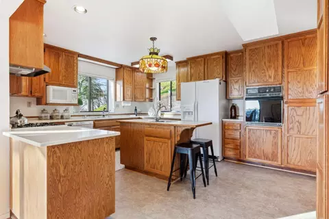 Kitchen - 2091 Riesling Way, Placerville, CA 95667 photo 2 of 8