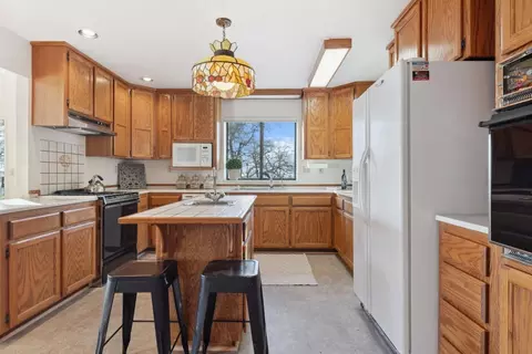 Kitchen - 2091 Riesling Way, Placerville, CA 95667 photo 3 of 8