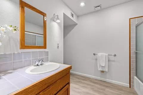 Bath - 2091 Riesling Way, Placerville, CA 95667 photo 5 of 7