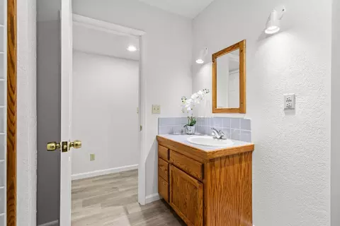 Bath - 2091 Riesling Way, Placerville, CA 95667 photo 7 of 7