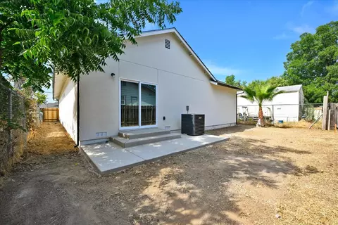 Exterior - 1731 10th Ave, Olivehurst, CA 95961 photo 5 of 7