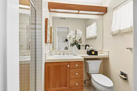 Bath - 766 Mulberry Ln, Davis, CA 95616 photo 1 of 3