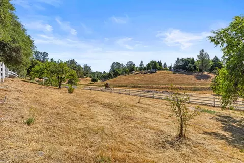 Exterior - 5701 Silver Lode Dr, Placerville, CA 95667 photo 9 of 26