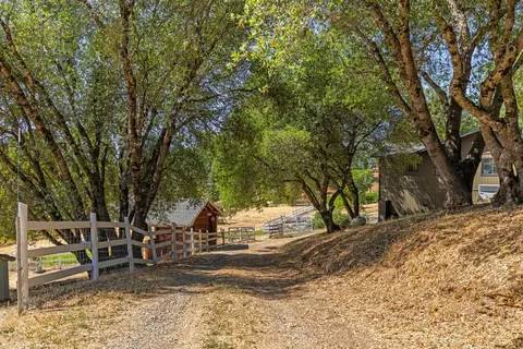 Exterior - 5701 Silver Lode Dr, Placerville, CA 95667 photo 16 of 26