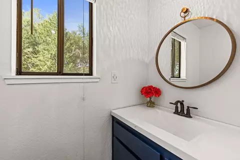 Bath - 5701 Silver Lode Dr, Placerville, CA 95667 photo 7 of 7