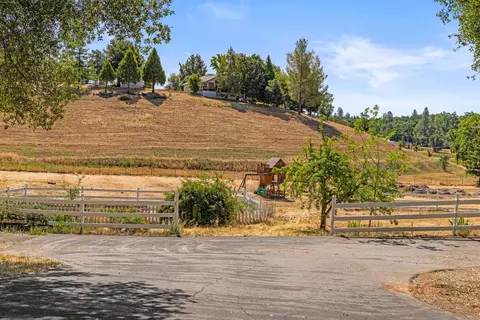 Exterior - 5701 Silver Lode Dr, Placerville, CA 95667 photo 7 of 26
