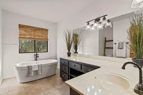 Bath - 5701 Silver Lode Dr, Placerville, CA 95667 photo 1 of 7