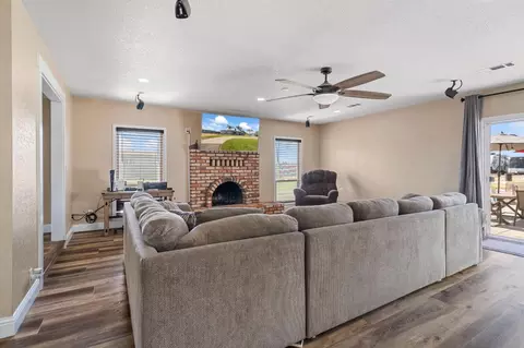 5958 E Lathrop Rd, Manteca, CA 95336 photo 27