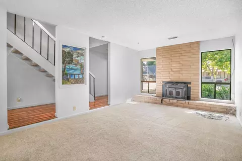Living - 117 Riverview Ct, Winters, CA 95694 photo 6 of 10