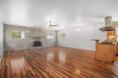 Living - 117 Riverview Ct, Winters, CA 95694 photo 9 of 10