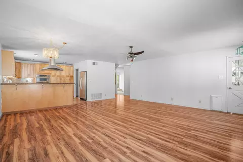 Living - 117 Riverview Ct, Winters, CA 95694 photo 2 of 10