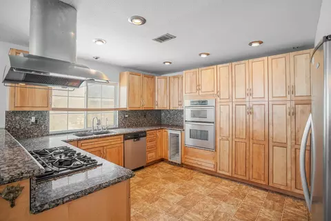 Kitchen - 117 Riverview Ct, Winters, CA 95694 photo 2 of 6