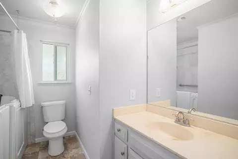 Bath - 117 Riverview Ct, Winters, CA 95694 photo 2 of 3