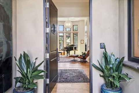 Entry Way - 1389 Pars Oak, Carmichael, CA 95608 photo 3 of 13