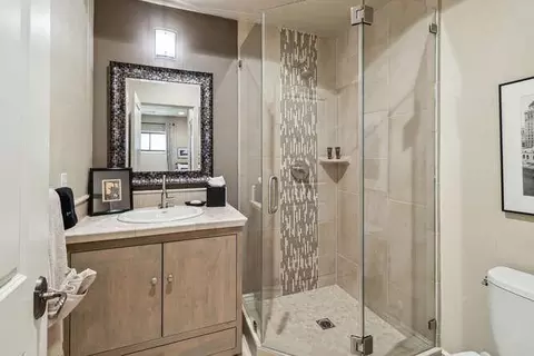Bath - 1389 Pars Oak, Carmichael, CA 95608 photo 14 of 15