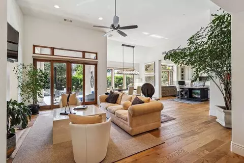 Living - 1389 Pars Oak, Carmichael, CA 95608 photo 6 of 7