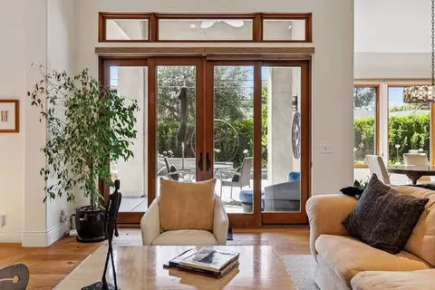 Entry Way - 1389 Pars Oak, Carmichael, CA 95608 photo 5 of 13