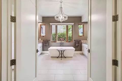 Bath - 1389 Pars Oak, Carmichael, CA 95608 photo 1 of 15