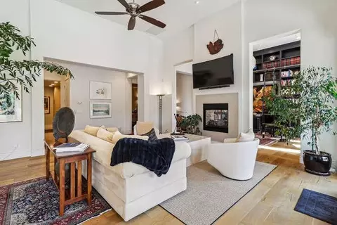 Living - 1389 Pars Oak, Carmichael, CA 95608 photo 2 of 7
