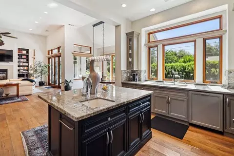 Kitchen - 1389 Pars Oak, Carmichael, CA 95608 photo 5 of 11