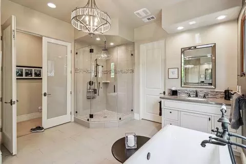 Bath - 1389 Pars Oak, Carmichael, CA 95608 photo 5 of 15