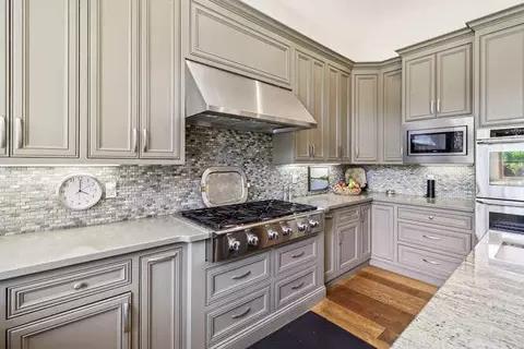 Kitchen - 1389 Pars Oak, Carmichael, CA 95608 photo 8 of 11