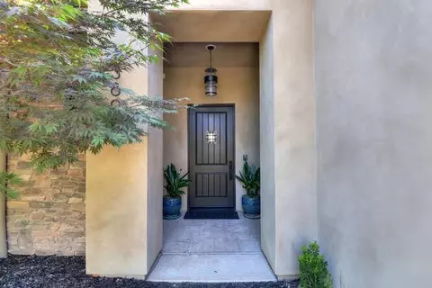 Entry Way - 1389 Pars Oak, Carmichael, CA 95608 photo 1 of 13