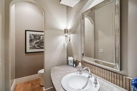 Bath - 1389 Pars Oak, Carmichael, CA 95608 photo 13 of 15