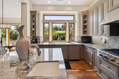 Kitchen - 1389 Pars Oak, Carmichael, CA 95608 photo 6 of 11