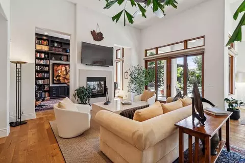 Living - 1389 Pars Oak, Carmichael, CA 95608 photo 4 of 7