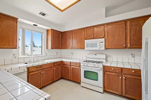 2231 Jayhawk Dr, Lodi, CA 95240 photo 11