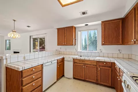 2231 Jayhawk Dr, Lodi, CA 95240 photo 12