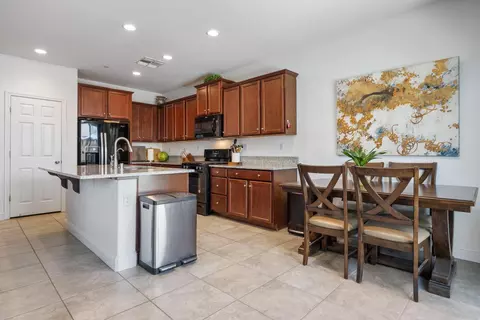 3021 Iron Gate Dr, Modesto, CA 95355 photo 17