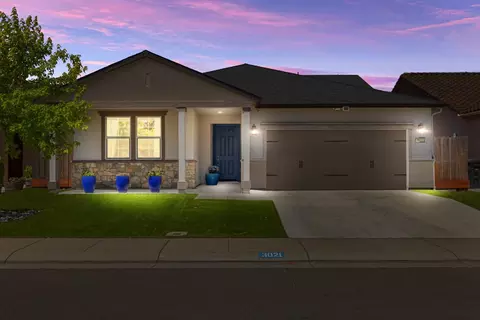 3021 Iron Gate Dr, Modesto, CA 95355 photo 2