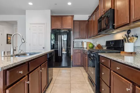 3021 Iron Gate Dr, Modesto, CA 95355 photo 18