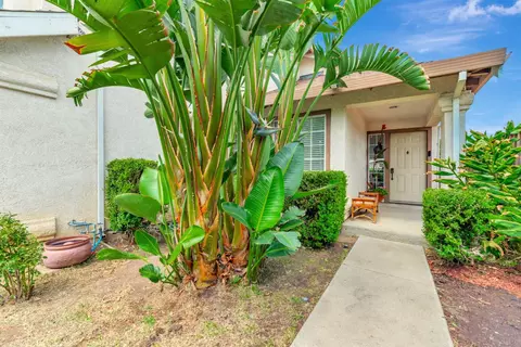 1827 Paradise Valley Ct, Tracy, CA 95376 photo 2