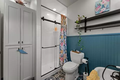 Bath - 16341 D St, Meridian, CA 95957 photo 2 of 3