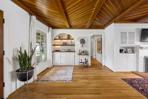 Entry Way - 1037 Yale Ave, Modesto, CA 95350 photo 2 of 3