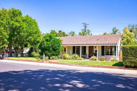 Exterior - 1037 Yale Ave, Modesto, CA 95350 photo 3 of 13