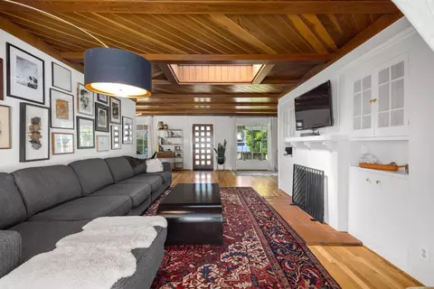 Living - 1037 Yale Ave, Modesto, CA 95350 photo 2 of 2