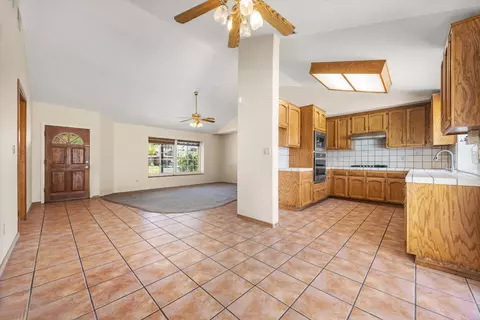 1932 Juniper Ln, Wasco, CA 93280 photo 11