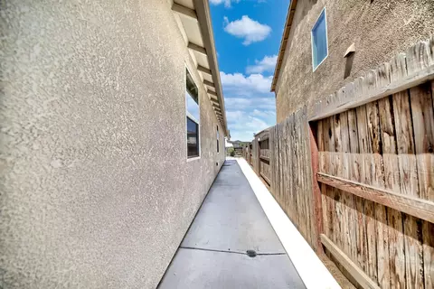Entry Way - 245 Springfield Dr, Manteca, CA 95337 photo 21 of 21