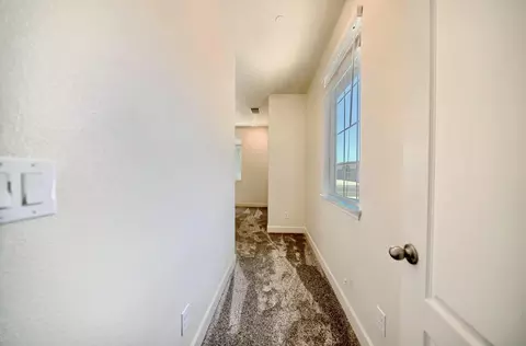 Entry Way - 245 Springfield Dr, Manteca, CA 95337 photo 11 of 21