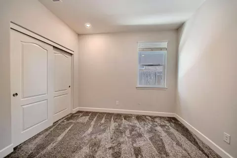 Bedroom - 245 Springfield Dr, Manteca, CA 95337 photo 3 of 13