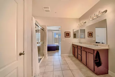 Bath - 245 Springfield Dr, Manteca, CA 95337 photo 9 of 9
