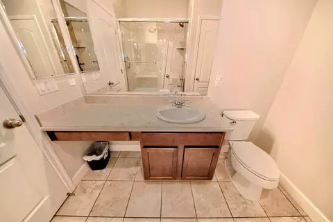 Bath - 245 Springfield Dr, Manteca, CA 95337 photo 5 of 9