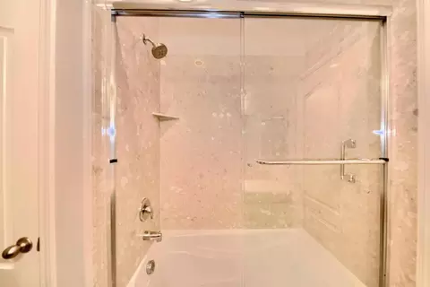 Bath - 245 Springfield Dr, Manteca, CA 95337 photo 4 of 9