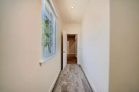 Entry Way - 245 Springfield Dr, Manteca, CA 95337 photo 12 of 21